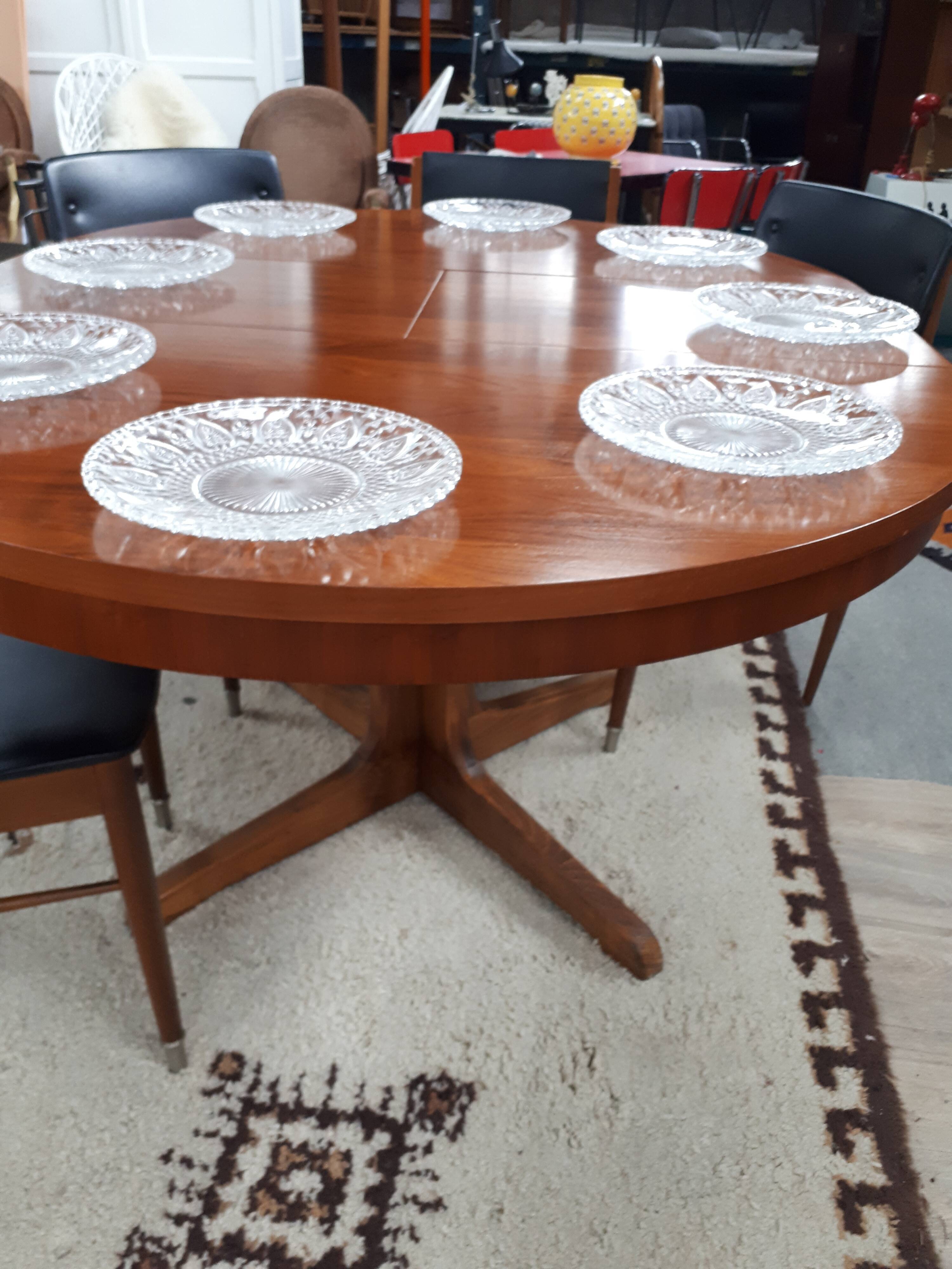 Table ronde par Baumann des années 60