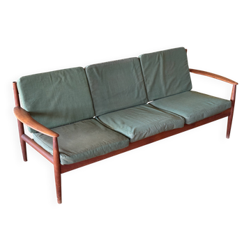 Canapé scandinave par Grete Jalk pour France & Son circa 1960