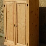Superb rustic wardrobe / Parisian wardrobe in fir wood