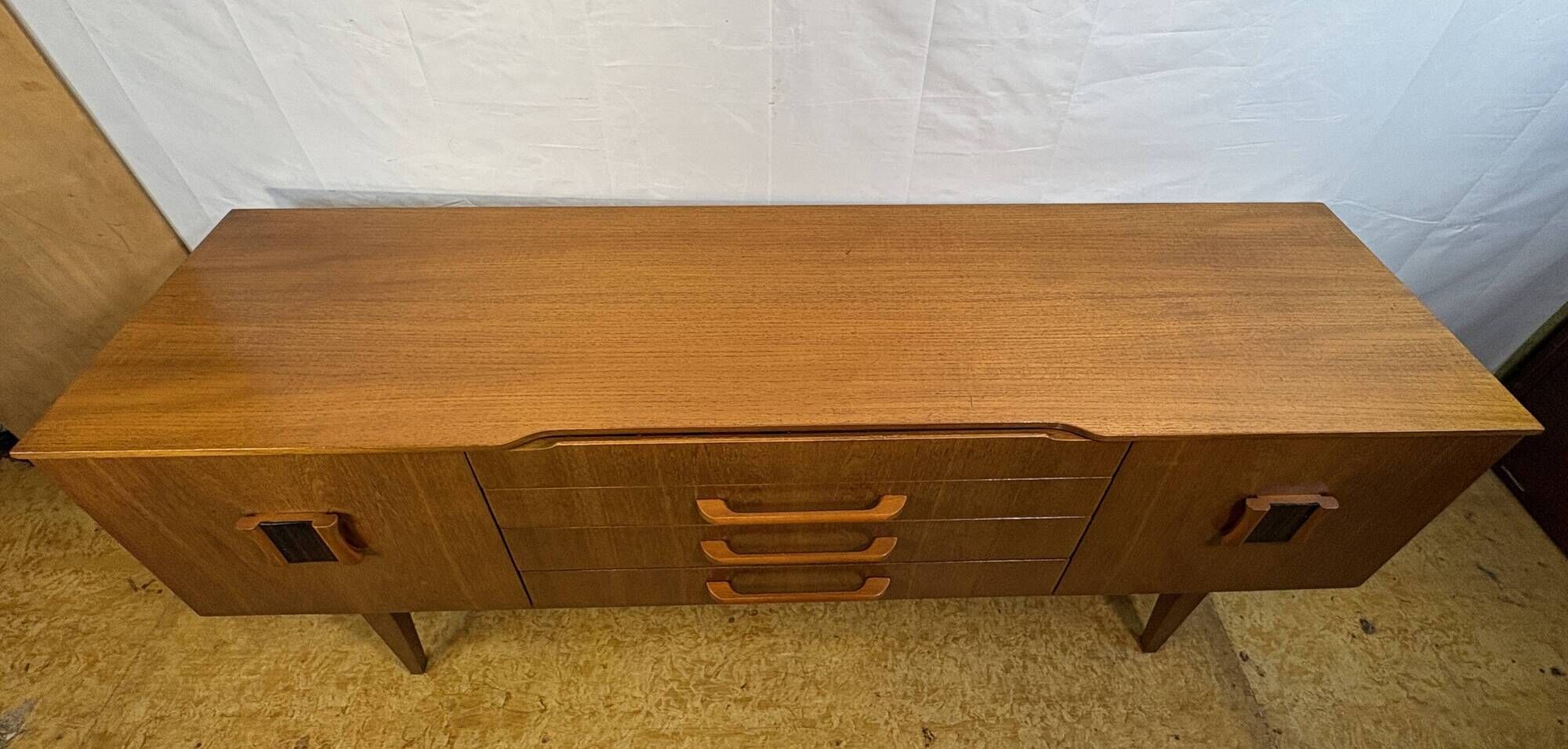 Mid Century Retro Vitnage Stunning Beautility Teak Sideboard – 1960s