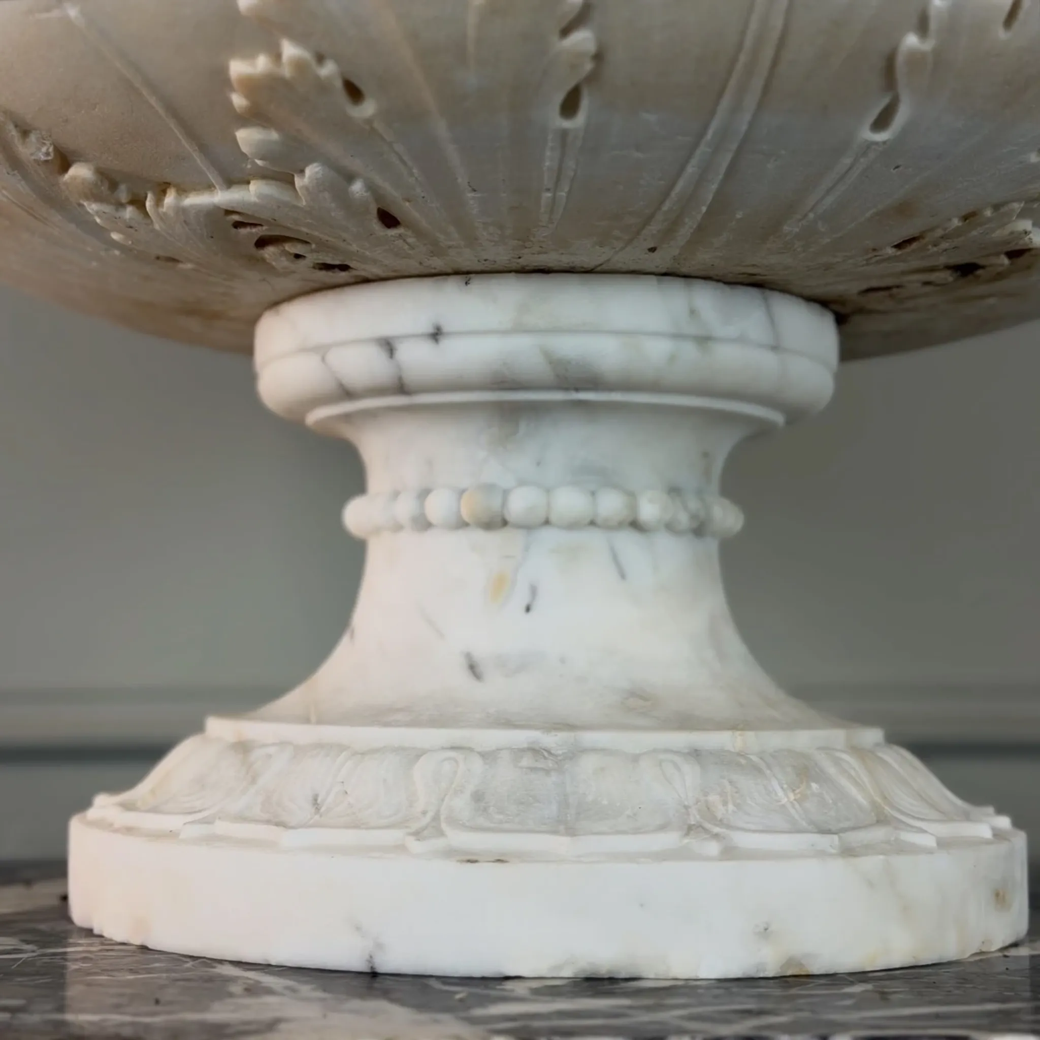 Neoclassical basin in white Carrara marble, Italy, late 18th to early 19th century.