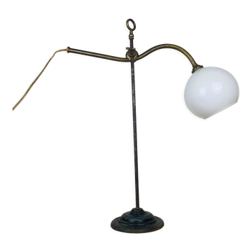Art Deco lamp goes up and down opaline brass