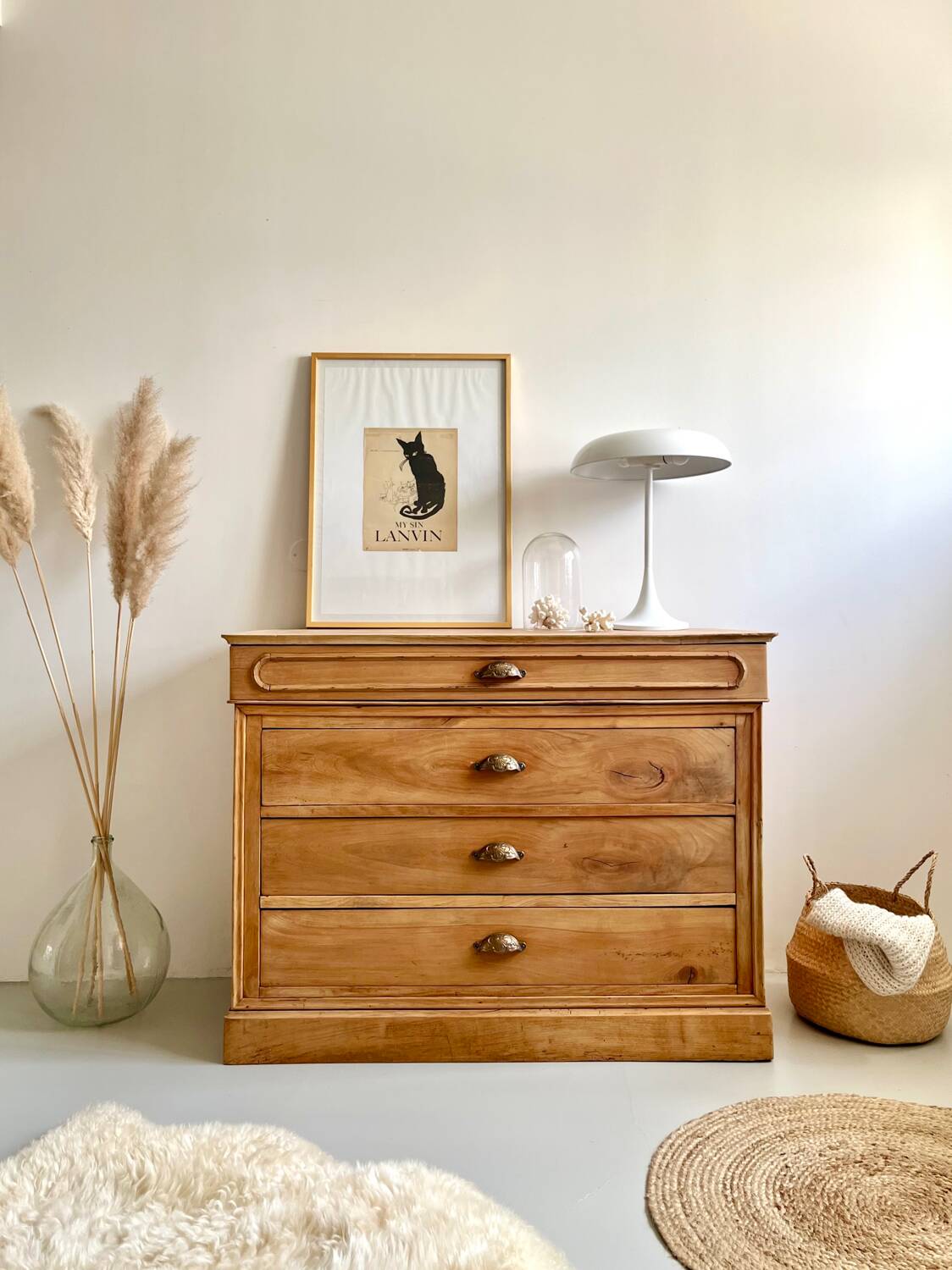 Commode ancienne, meuble de métier en orme massif