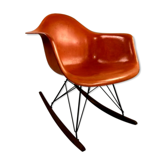 Rocking-chair modèle "RAR" Charles et Ray Eames édition Herman Miller