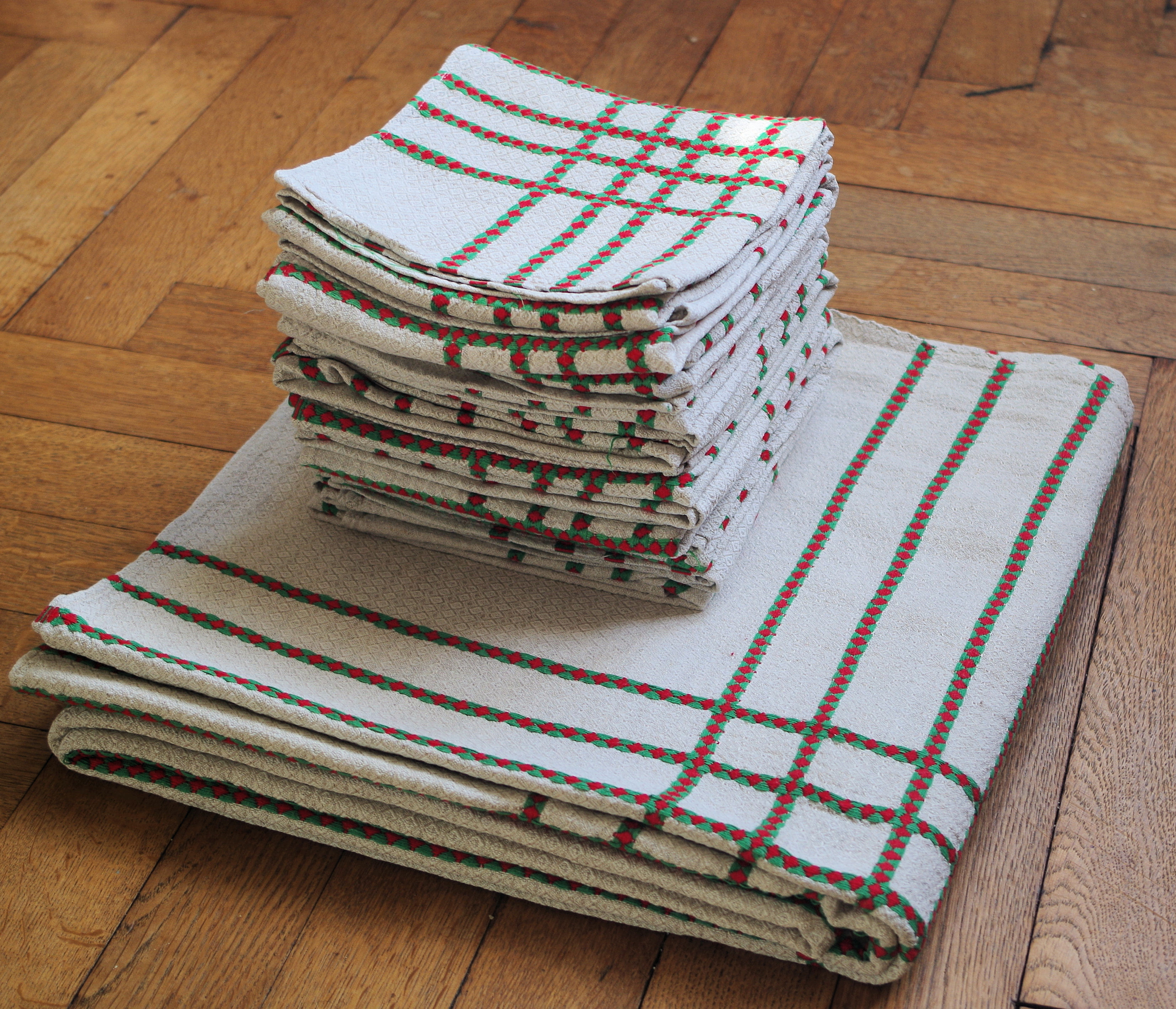 Tablecloth and napkins vintage