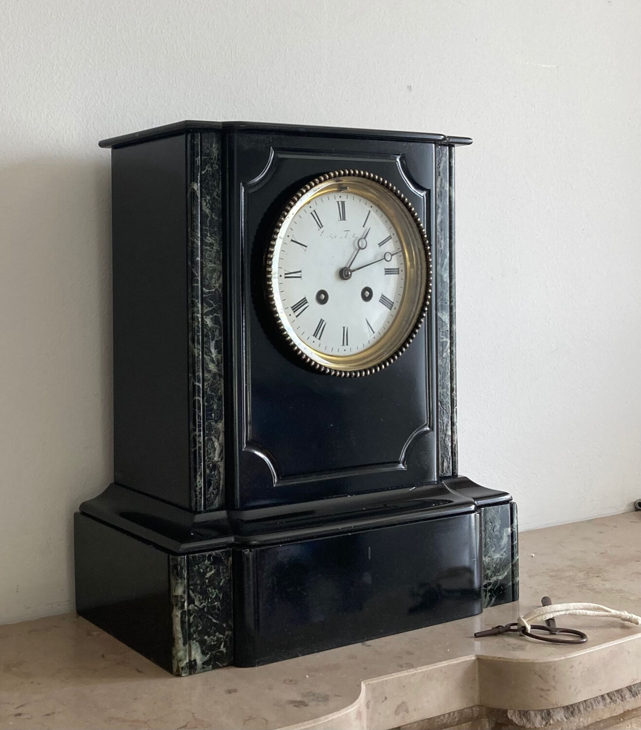 Napoleon III clock in marble and brass nineteenth century