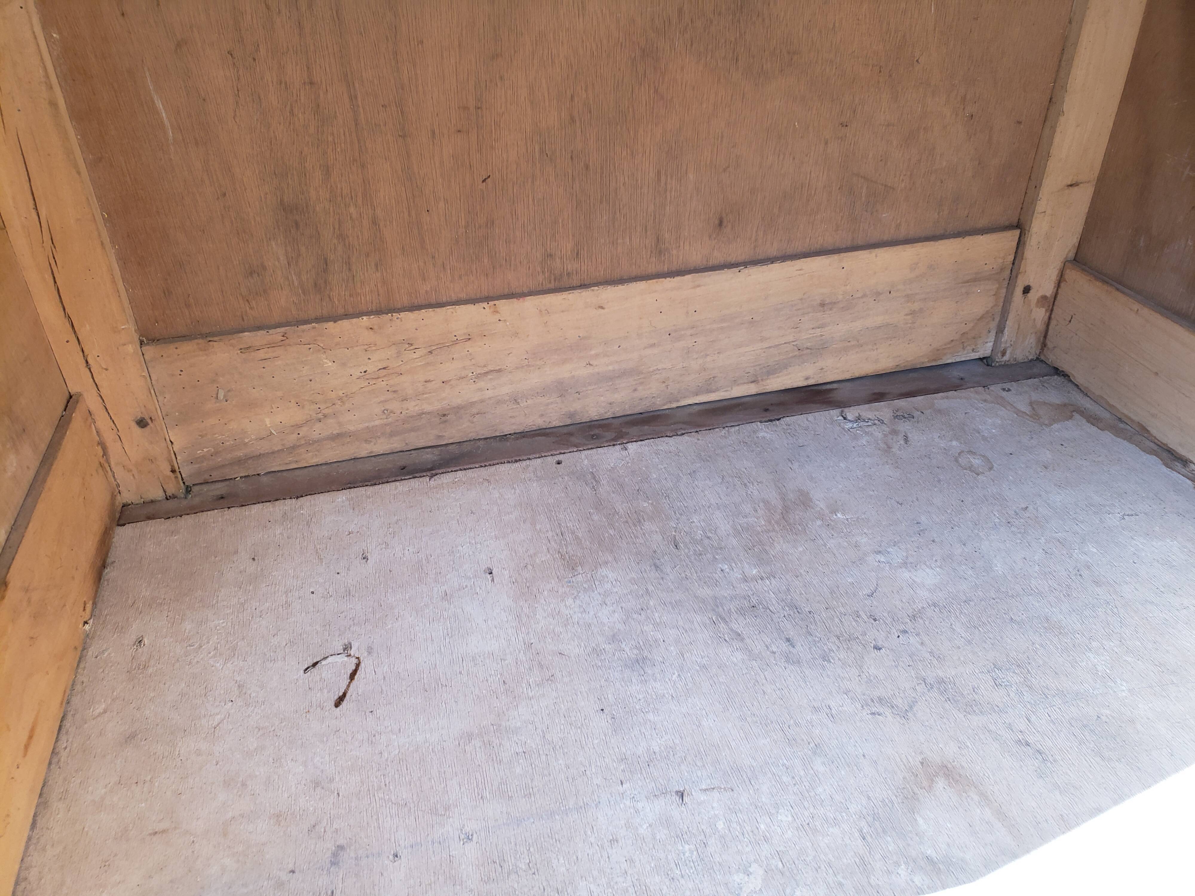 Parisian wardrobe patina ancient mint