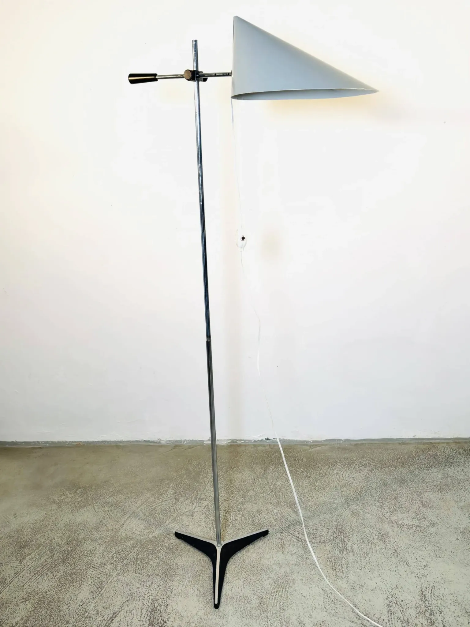 D-2003 Floor Lamp By Jan Jaspers For Raak Amsterdam, The Netherlands, 1950S