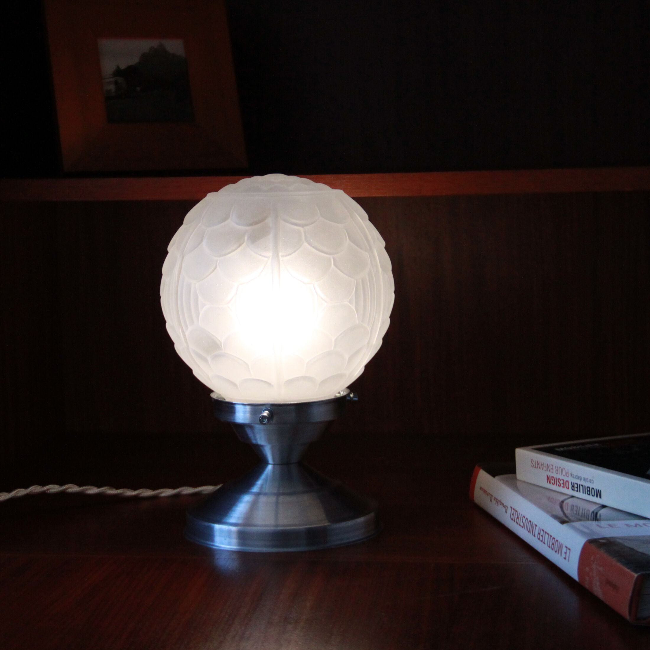 Bedside table lamp