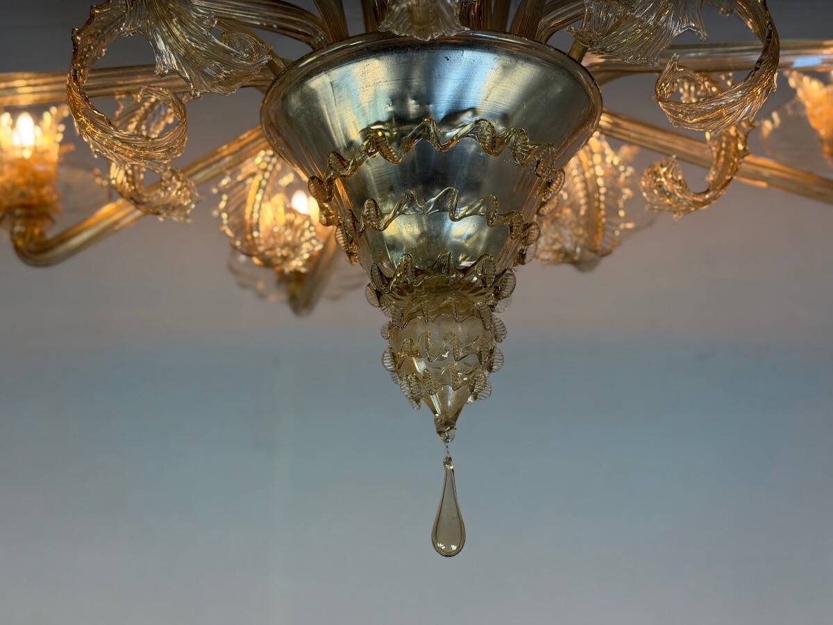 Venetian chandelier in gilded Murano glass, 10 light arms, circa 1920.