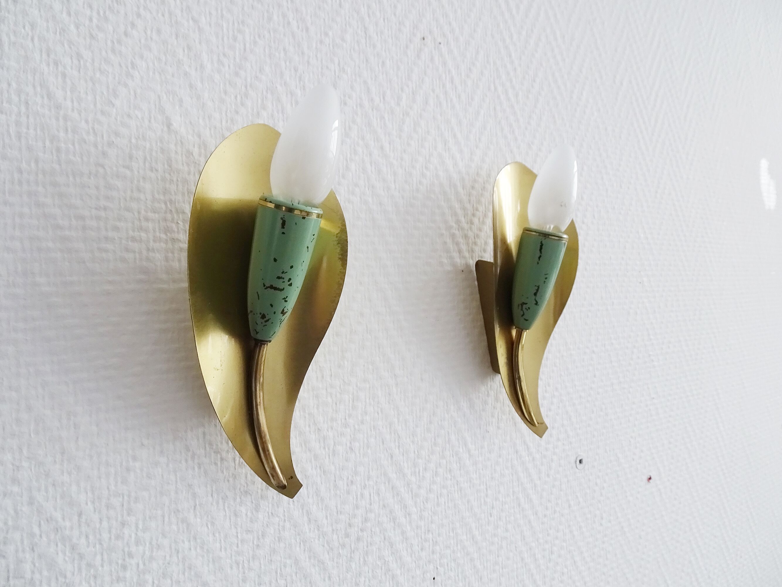 Wall lamps brass in pastel green