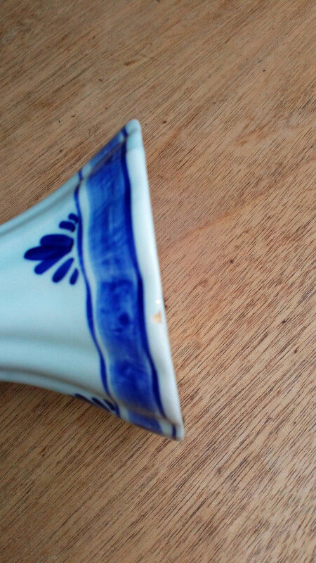 Delft porcelain vase