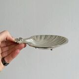 Metal shell catchall