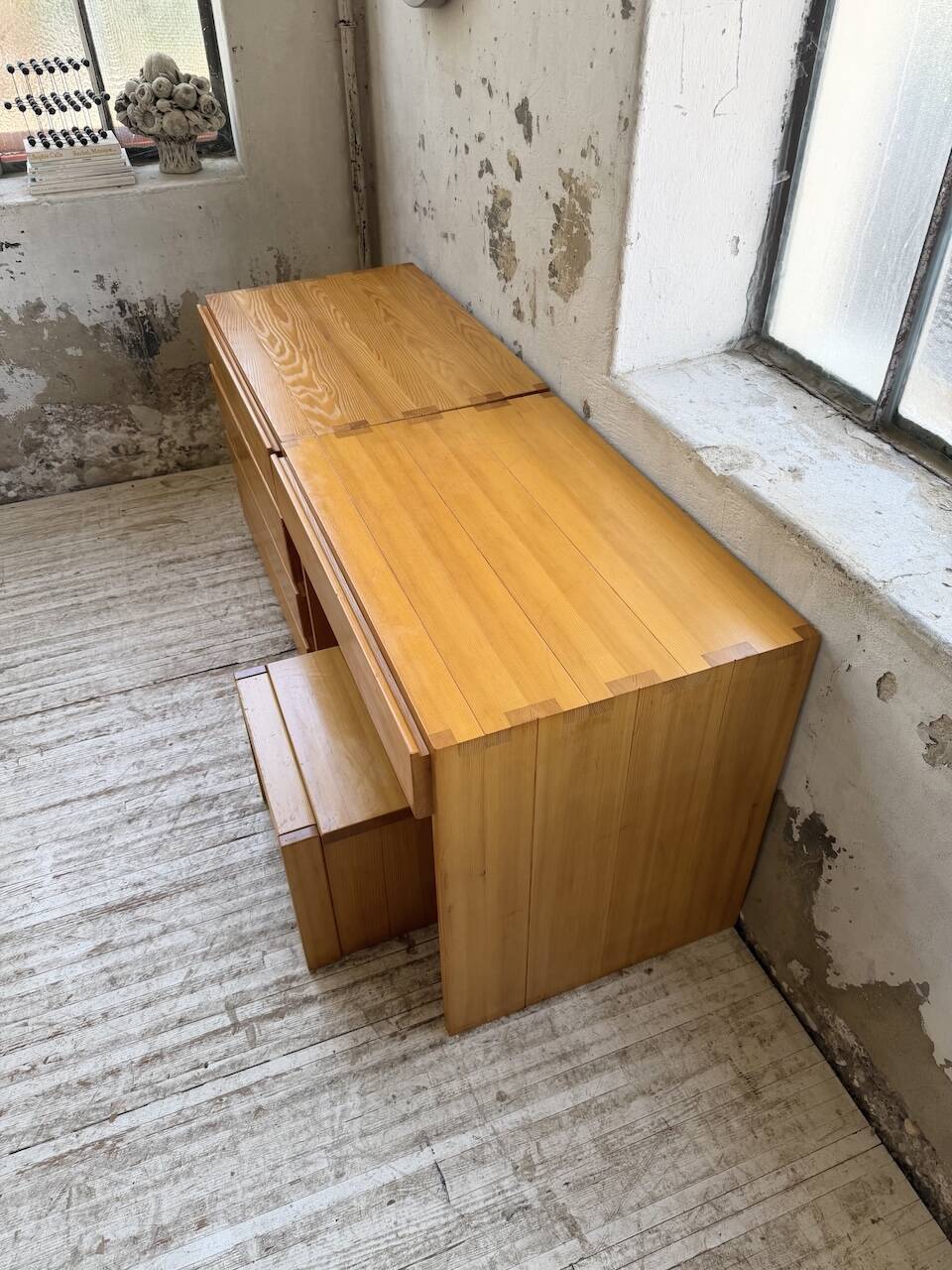 Bureau + commode + tabouret pin Maison Regain Savoie