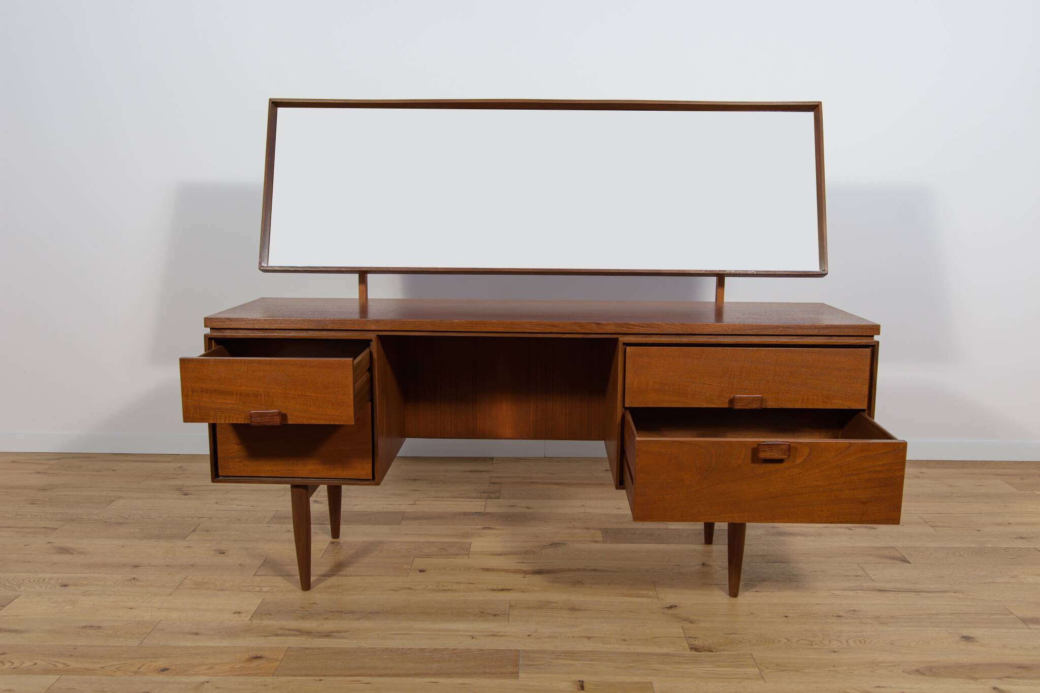 Mid-Century Dressing Table by I. Kofod-Larsen for G-Plan, 1960s
