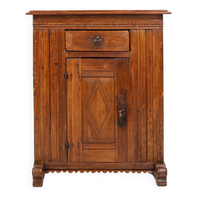 Armoire belge à une porte sculptée à la main du XVIe siècle en chêne massif