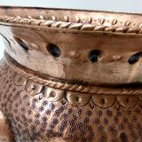 Vintage round embossed copper cachepot / vase by egidio casagrande, italy