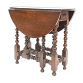 Gate-leg table