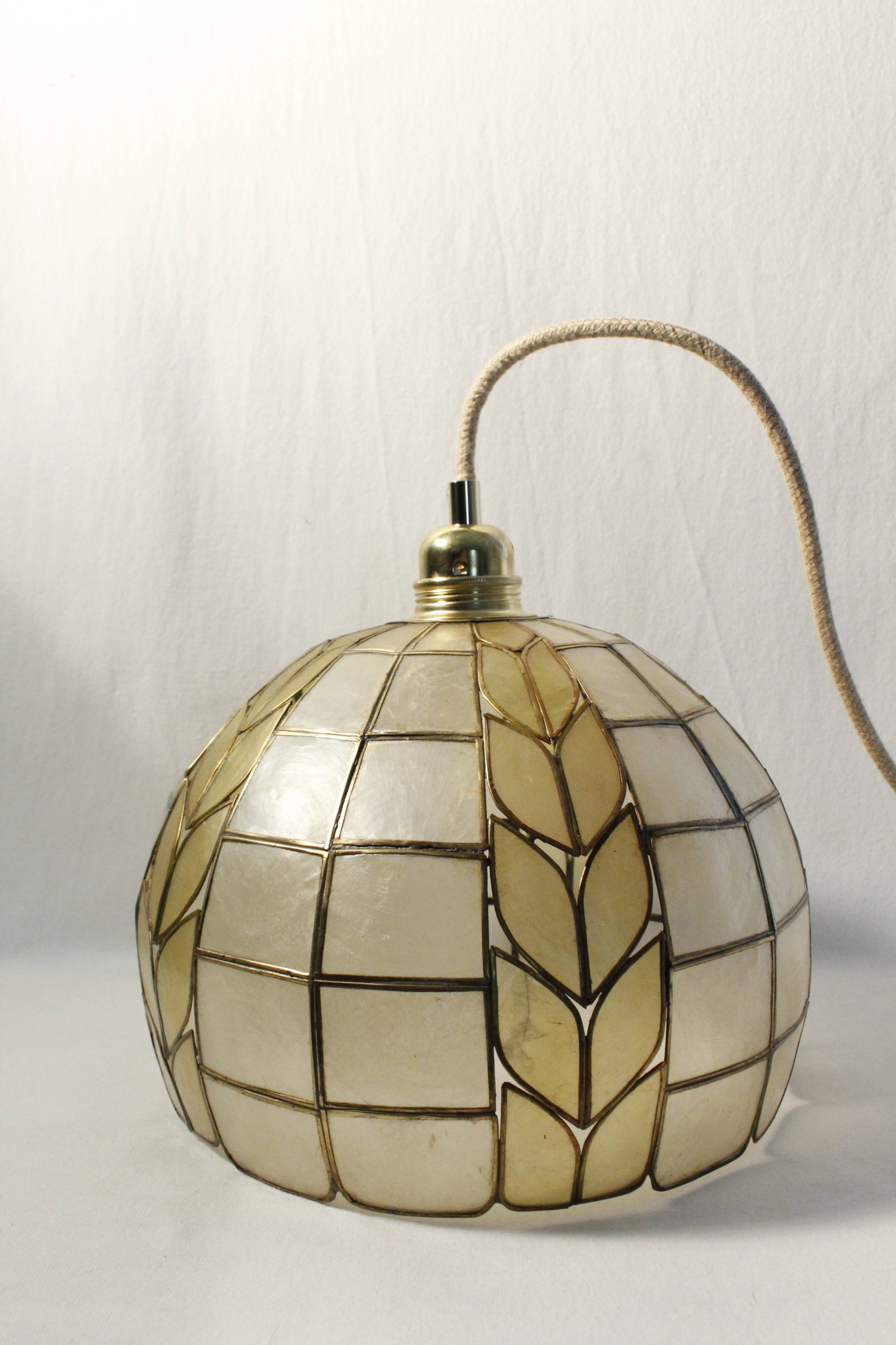 Art deco pendant lamp in mother-of-pearl and brass - electrified to nine