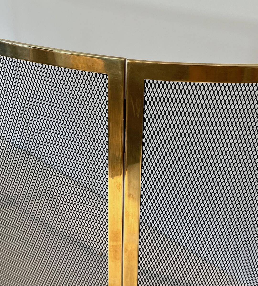Curved Black Steel Mesh Fire Screen Design with Brass Frame