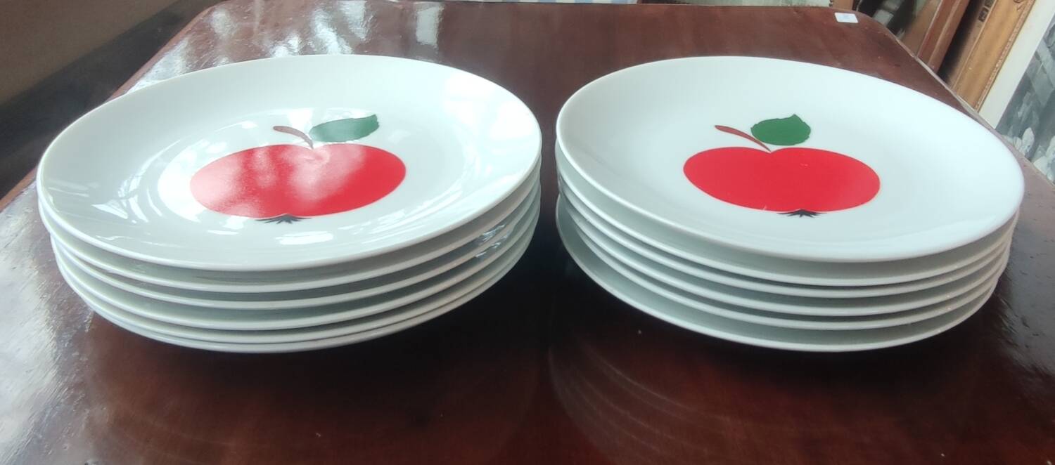 12 Vintage Plates Red Apple Decor Weiden Bavaria Seltmann/West Germany