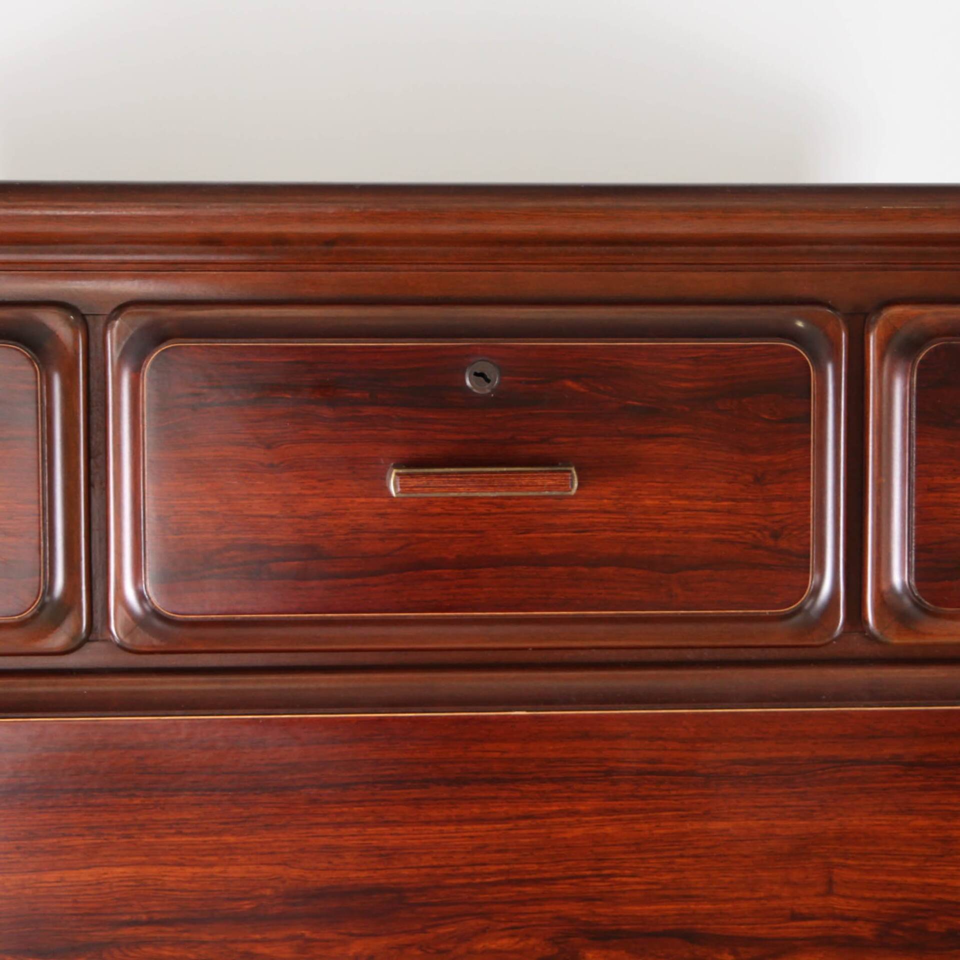 Japanese high commode