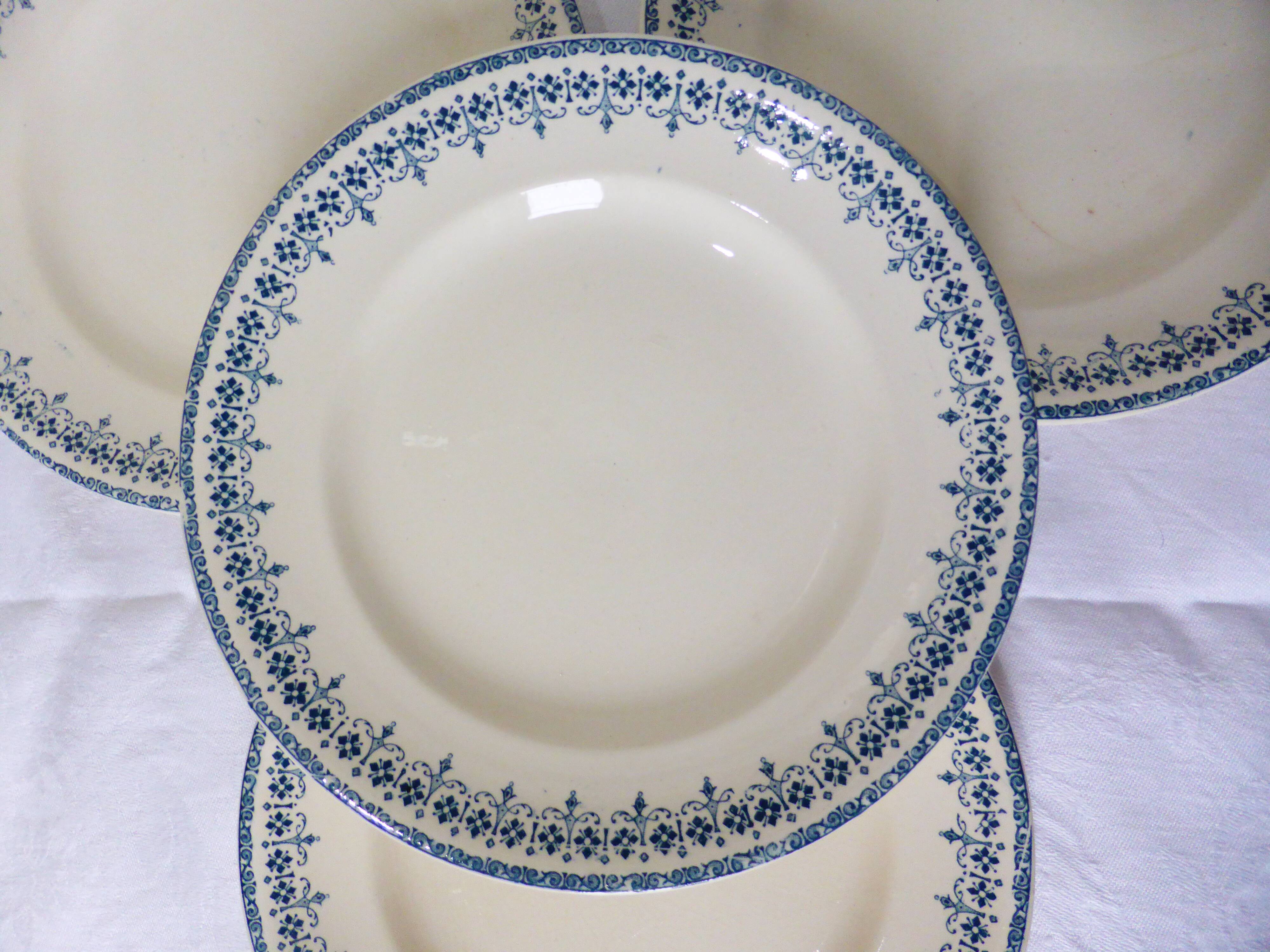 4 assiettes dessert de Longwy modèle Bordeaux
