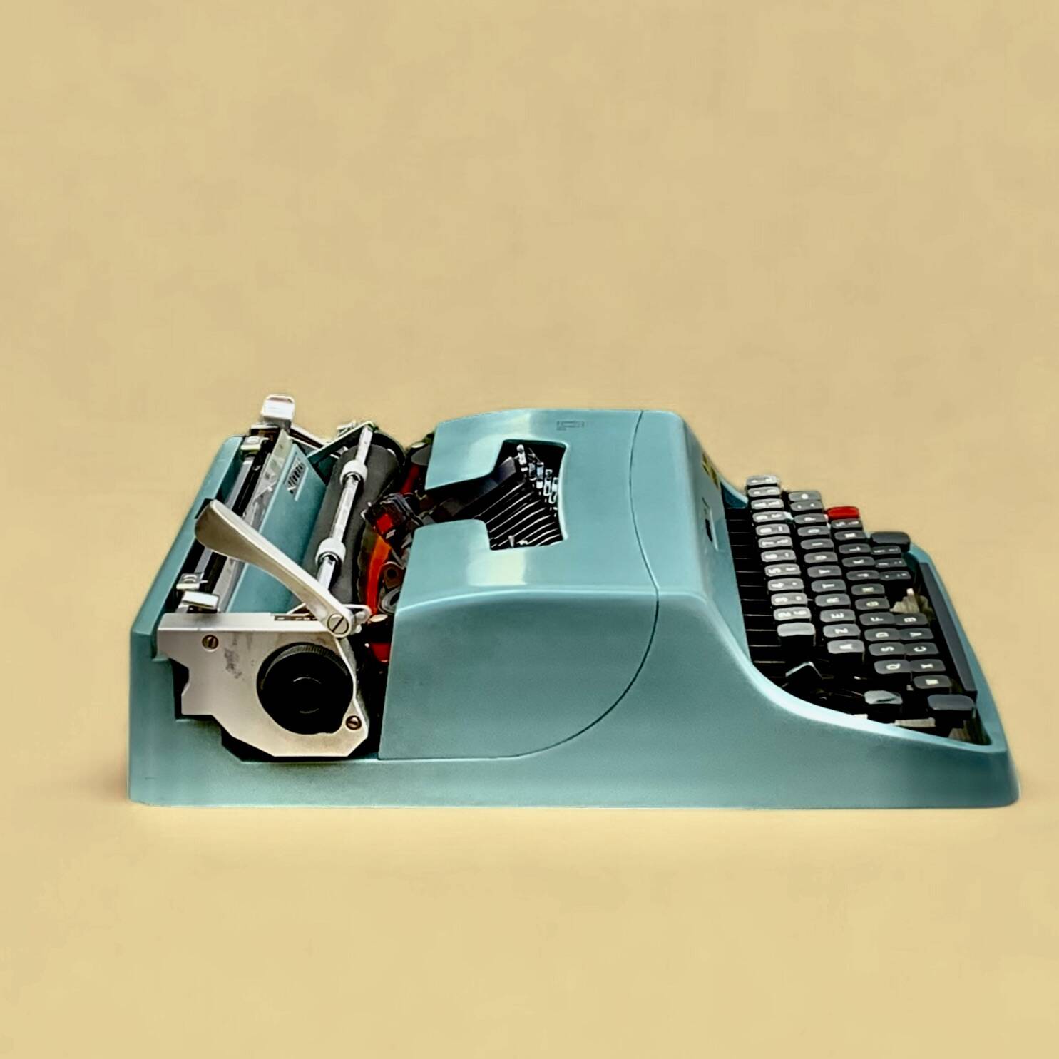 Olivetti Lettera 32 typewriter