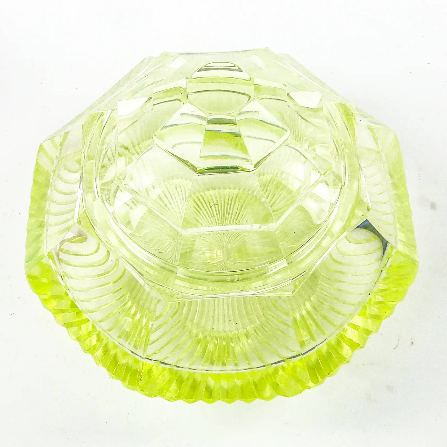 Art Deco bonbonniere, uranium crystal, Poland, 1930s