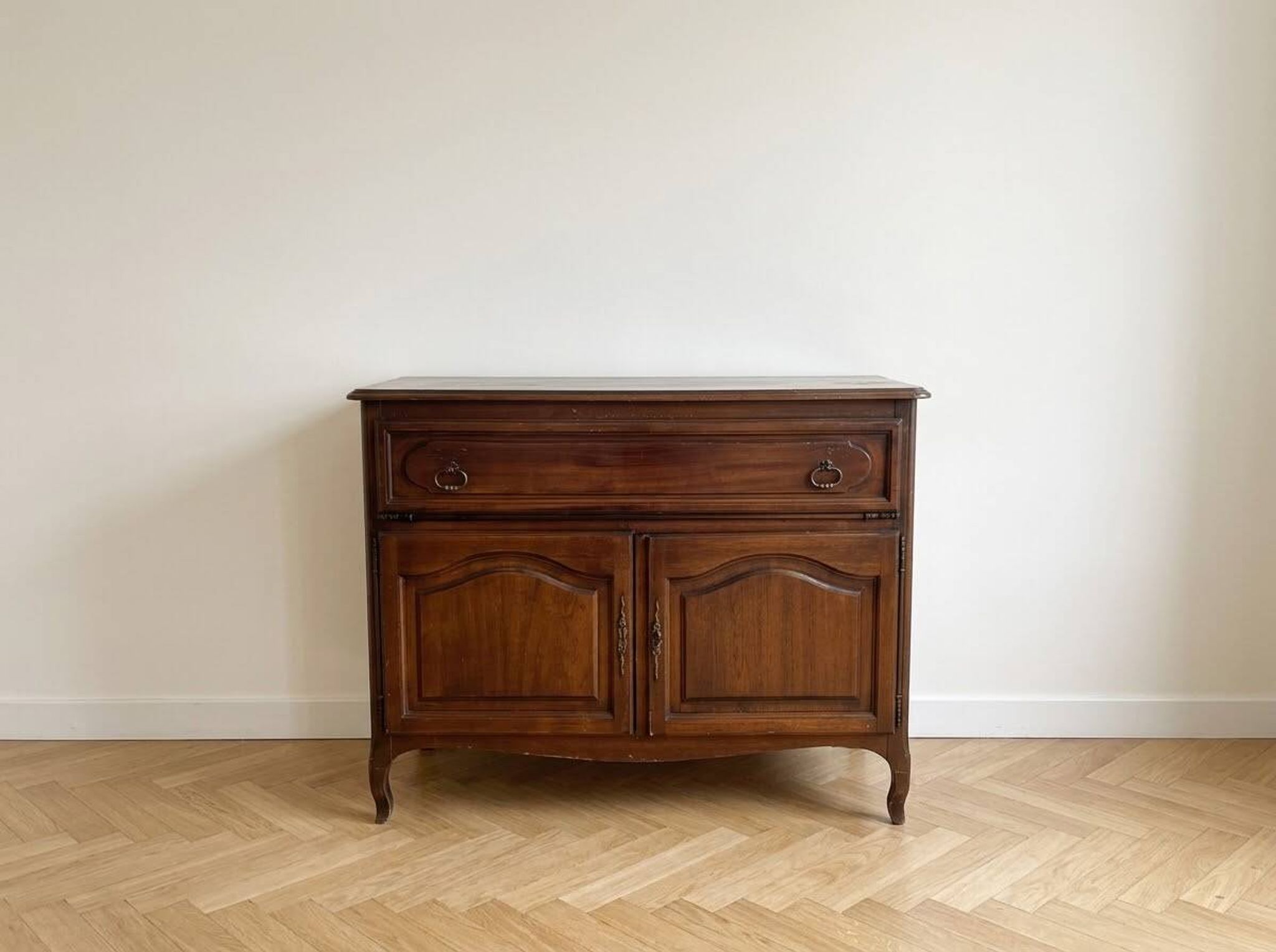 Meuble TV ancien en bois massif style Traditionnel