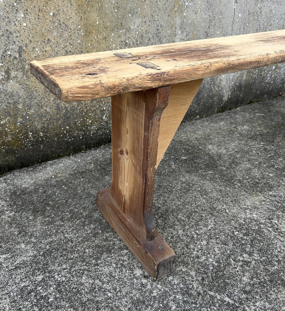 Large wooden bench, red oak, early 20th century.