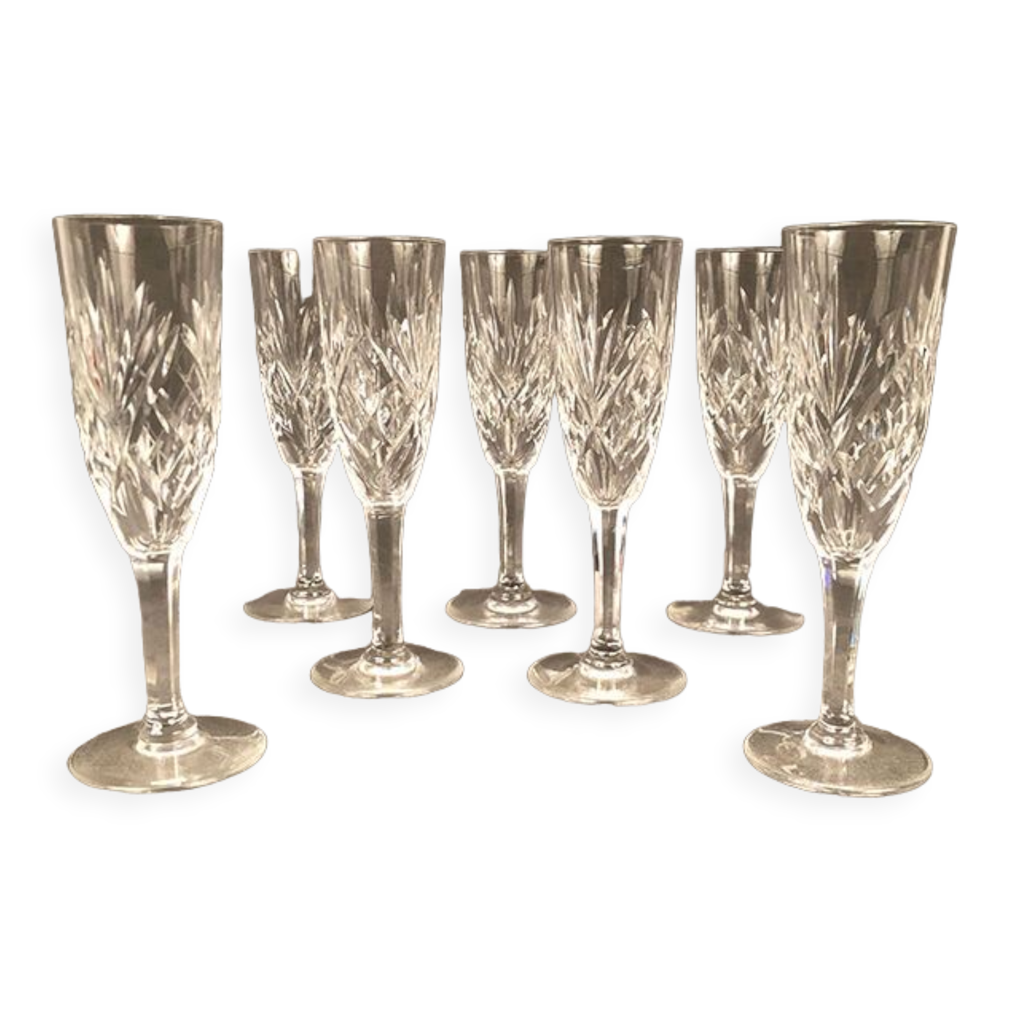 Série de sept flûtes à champagne, Cristal Saint-louis modèle Chantilly