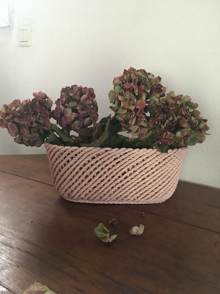 Gardener in powder pink faience