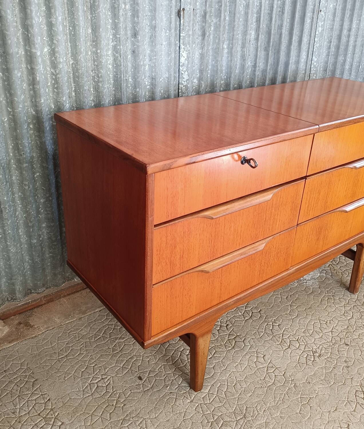 Scandinavian vintage chest of drawers / dressing table
