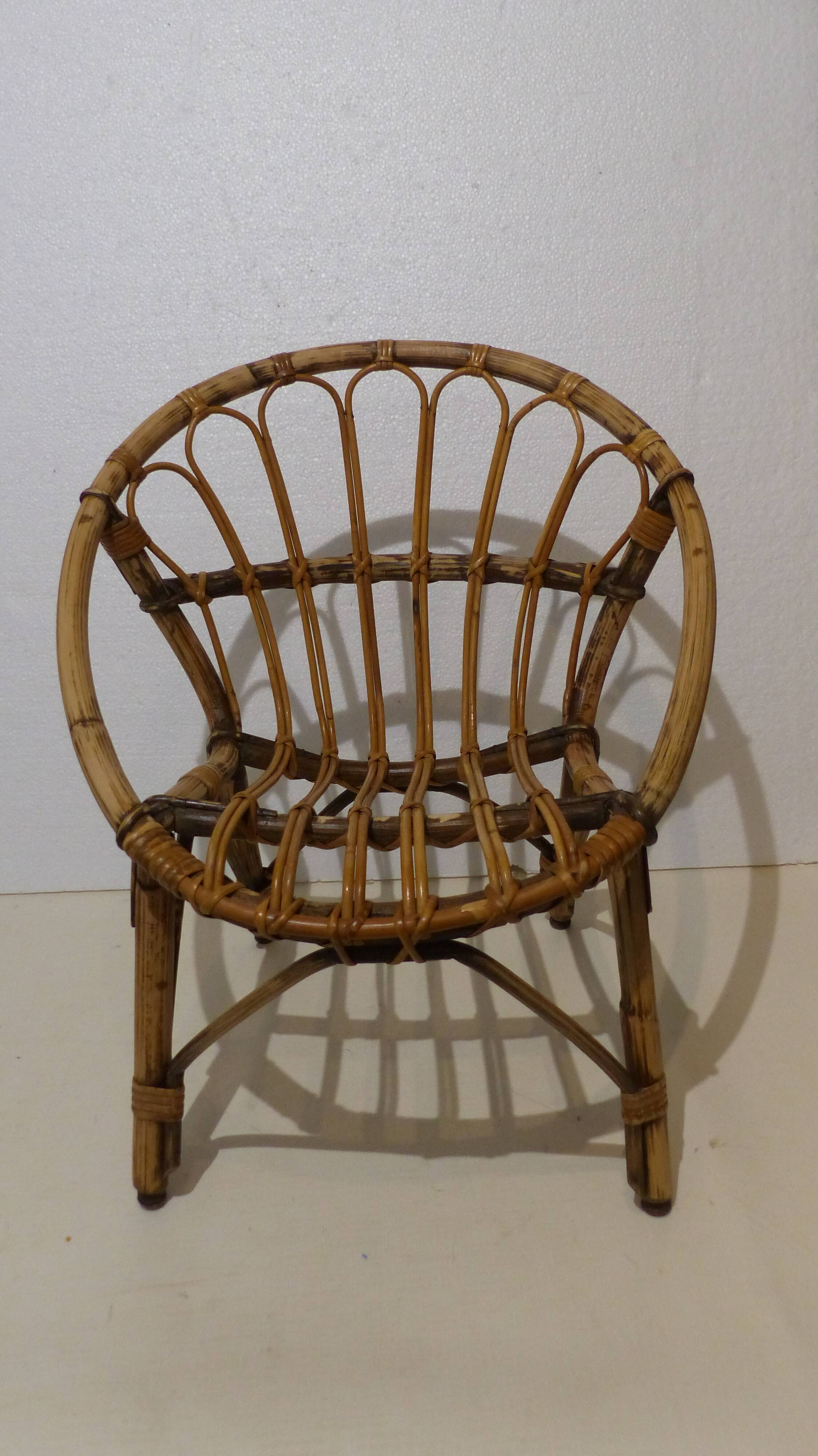 Armchair basket