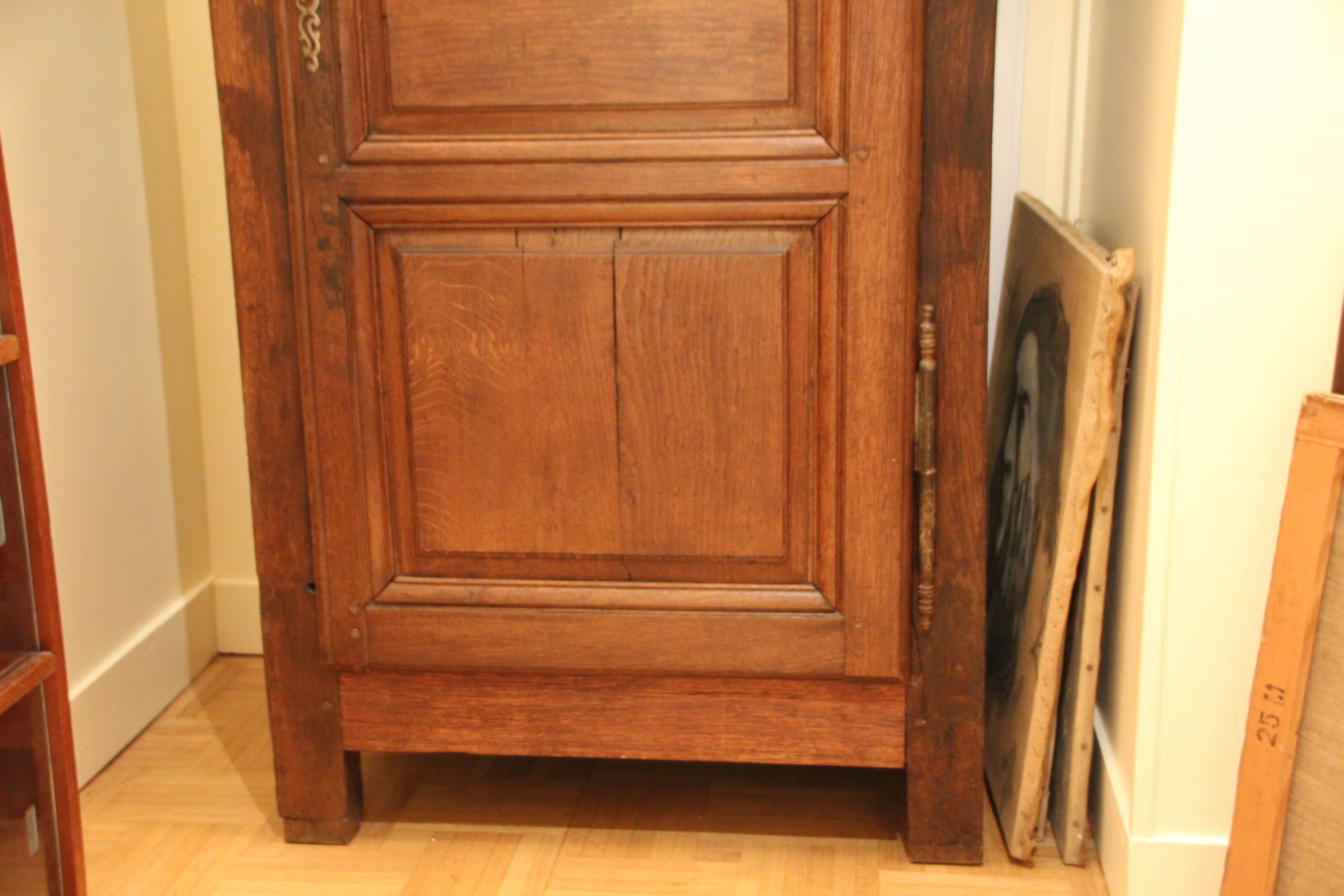 Cabinet hosiery solid wood