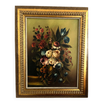 Nature morte florale à l’huile signée Fracassi, cadre en bois doré