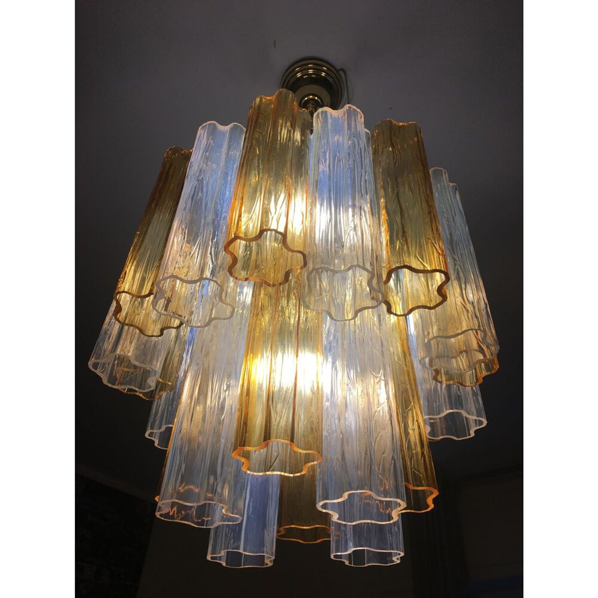 Lustre en verre de murano « tronchi » d’amber et opalino « tronchi » d50