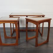 Tables gigognes des années 1960