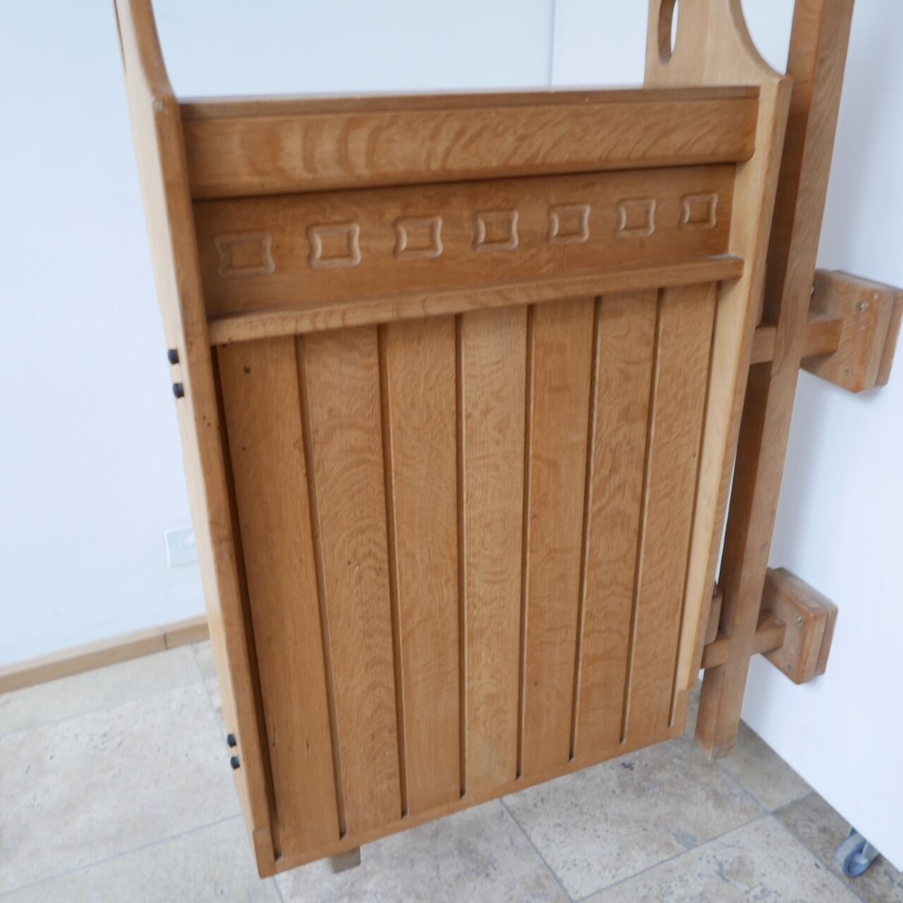 Guillerme et Chambron shelf