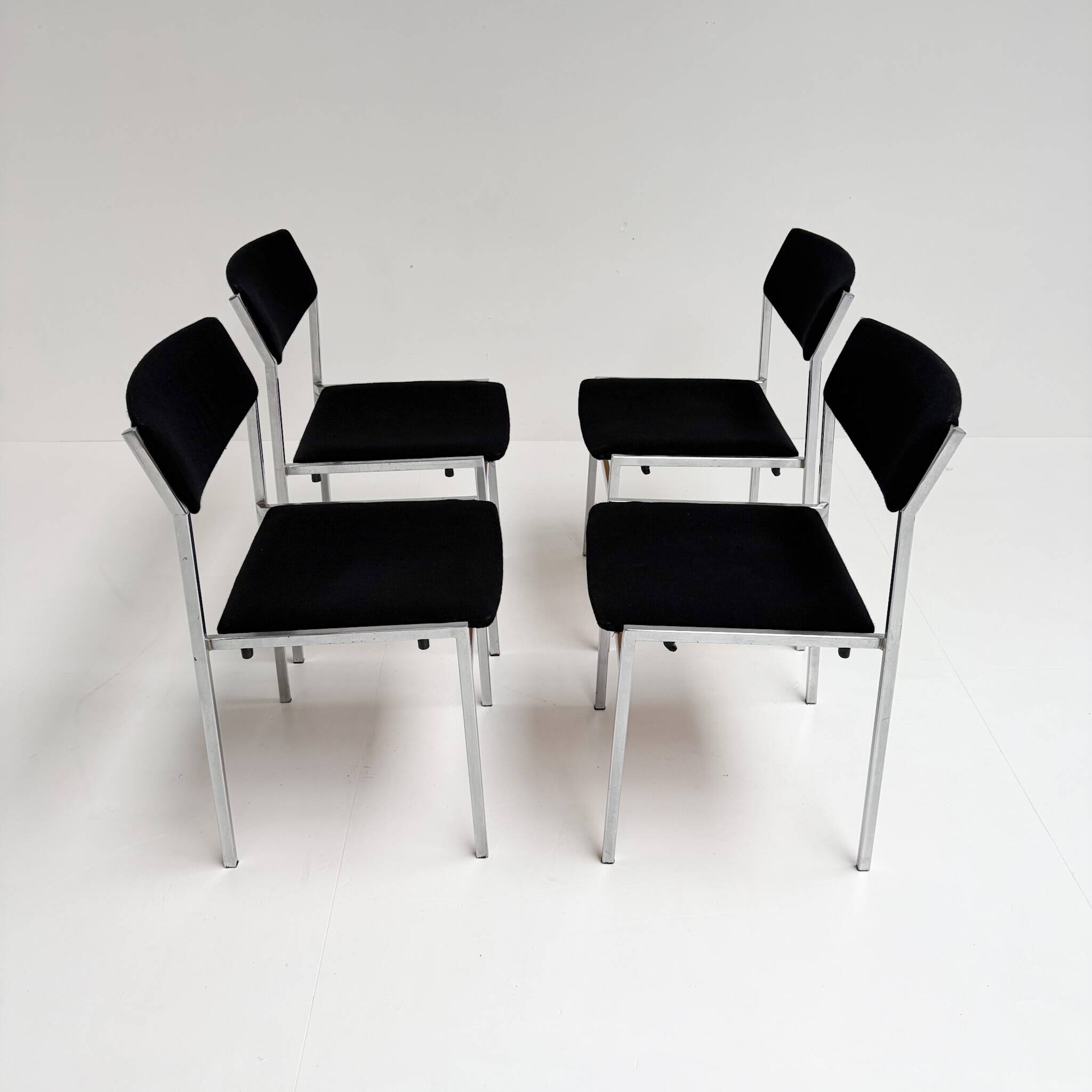 Set of 4 Gijs van der Sluis stacking chairs, 1970s