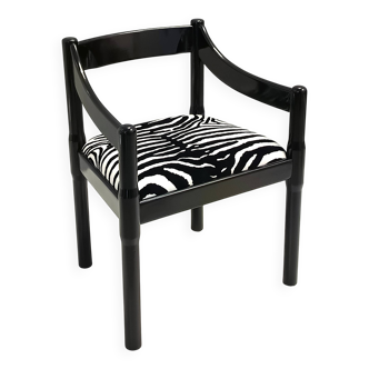 Chaise « Carimate » en noyer noir et velours par Vico Magistretti pour Cassina, 1