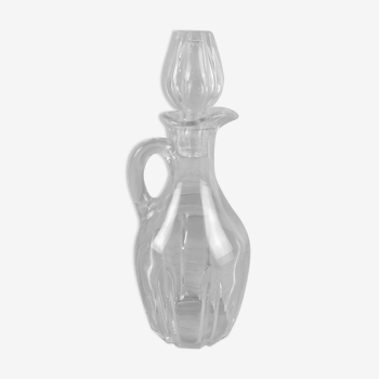 Glass decanter with handle
