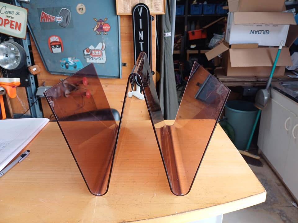 Porte revue plexiglass 1970