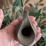 Petit pichet en bronze massif – style antique / oriental