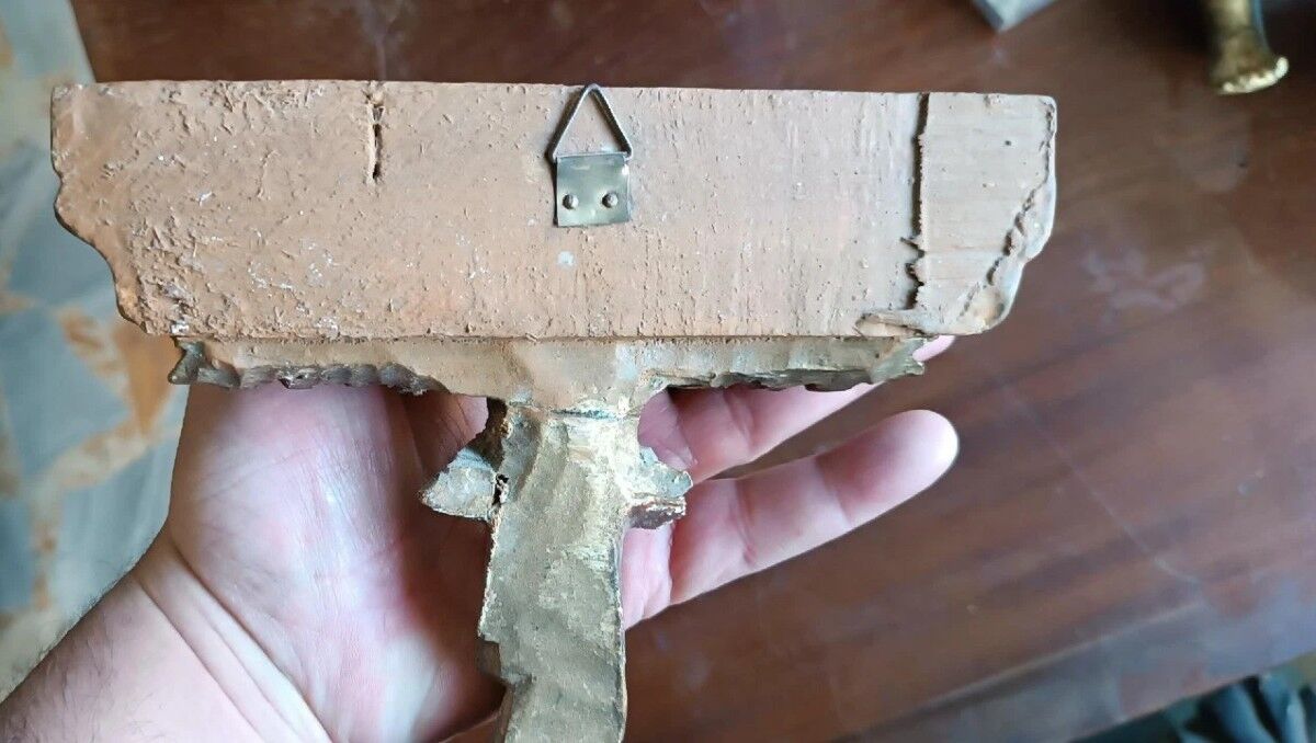 Antique gilded wooden frieze, shelf support