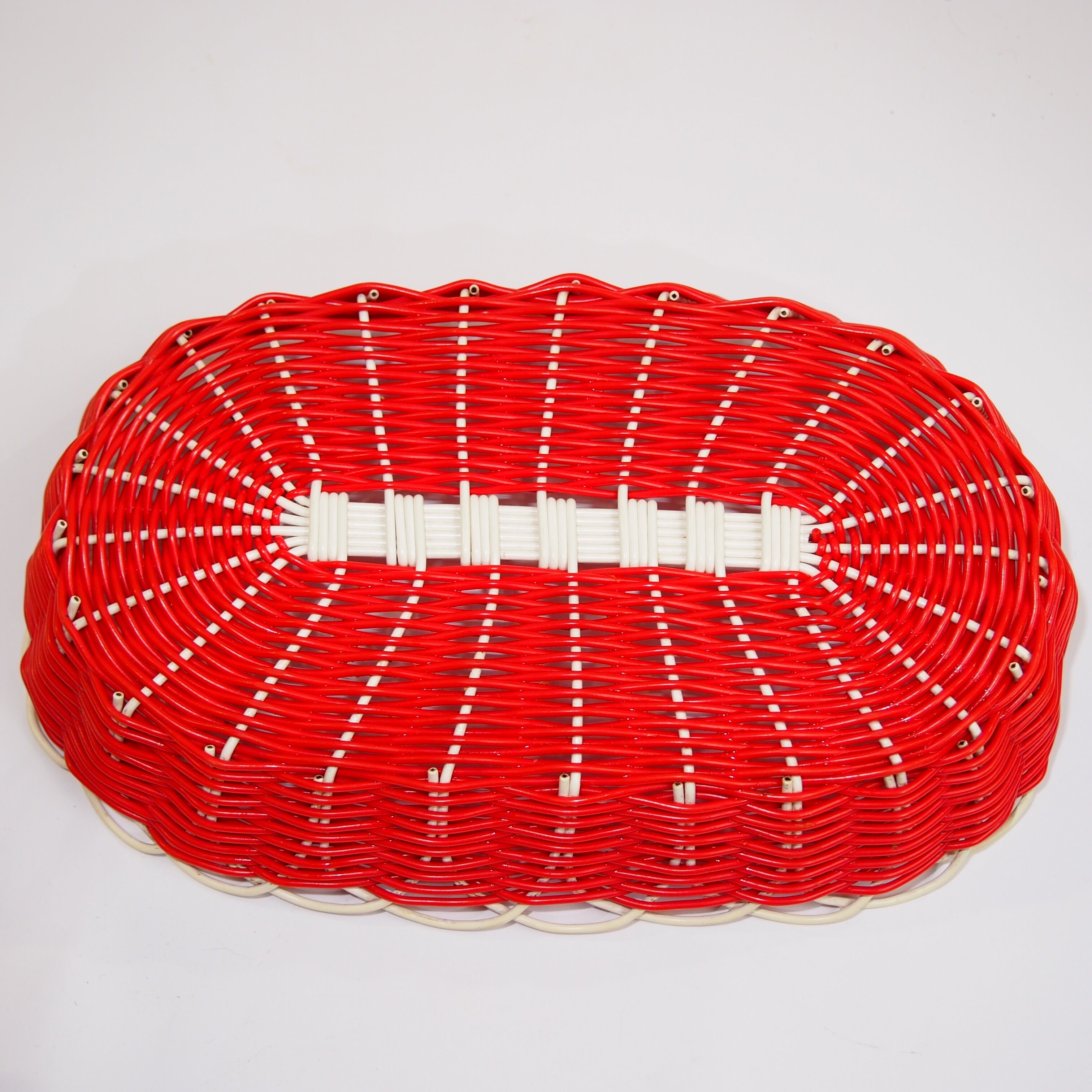 Scoubidou/vintage bread basket