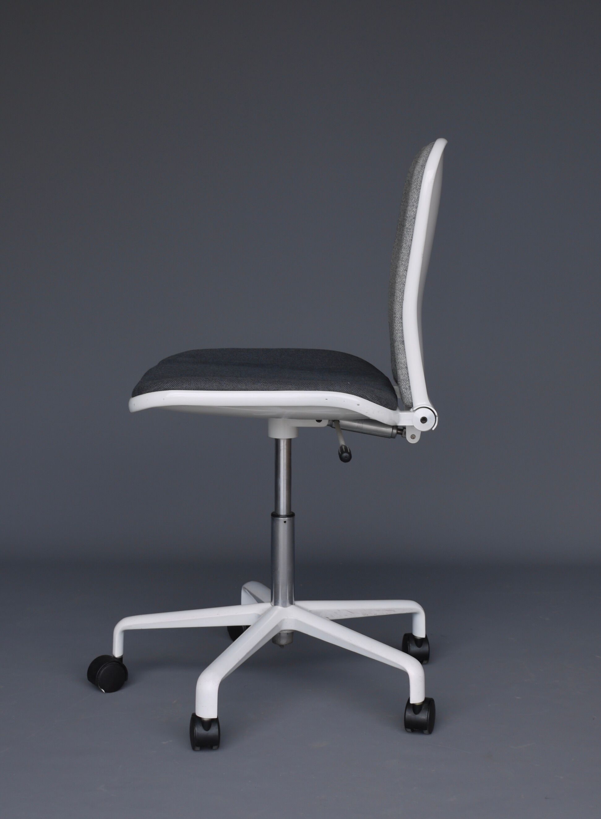 Supporto vintage office chair by Fred Scott for Hille 1980s
