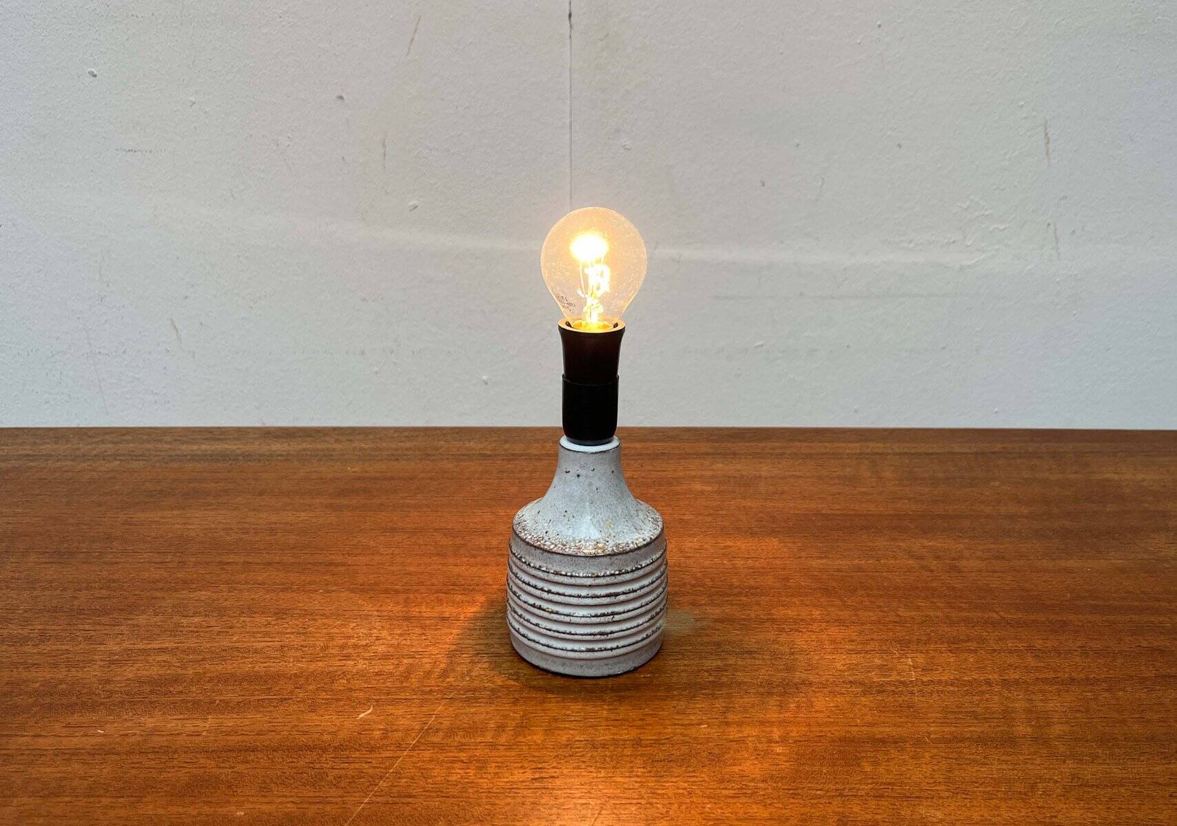 Mid-century modern studio pottery table lamp by Axella, 1960s.