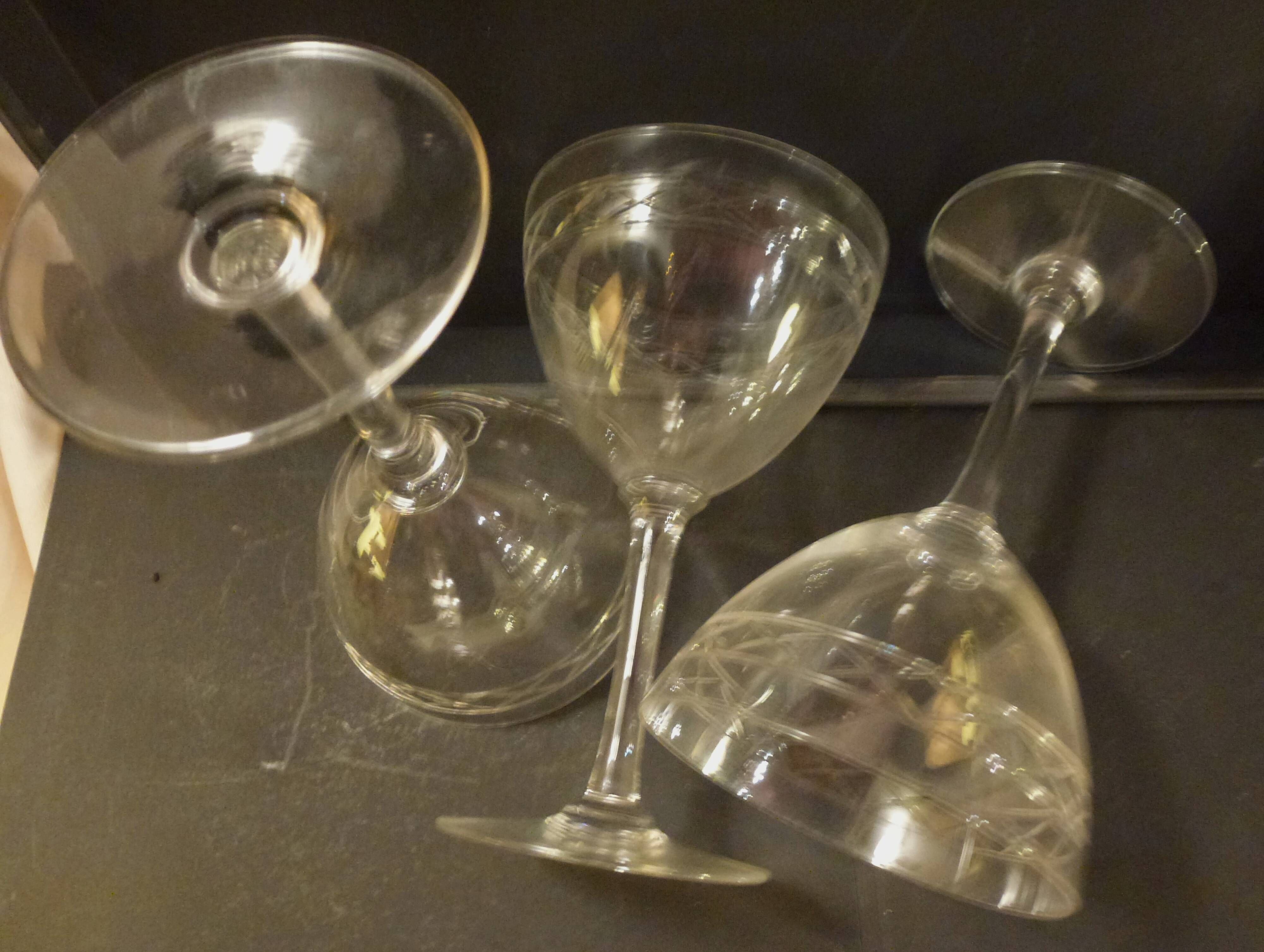 Set of 6 vintage engraved crystal champagne glasses